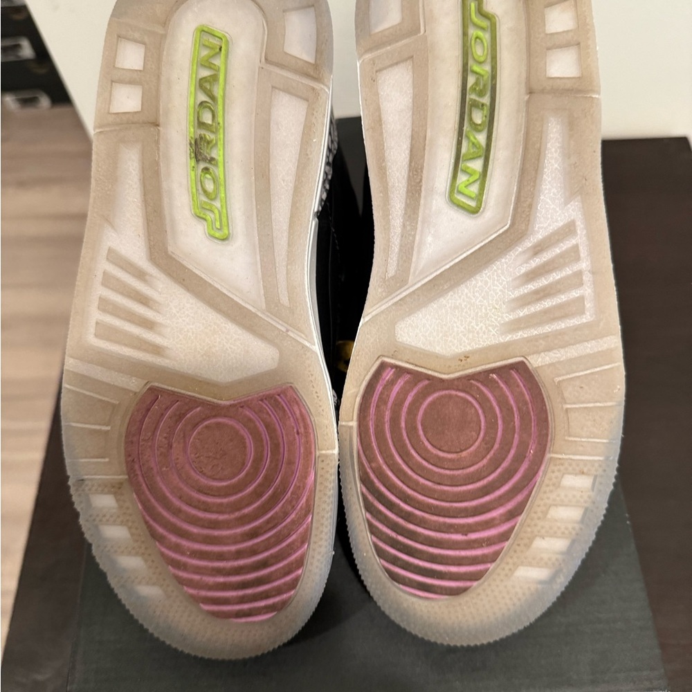 Women’s Air Jordan Retro 3 ‘Electric Green’ - Picture 4 of 5